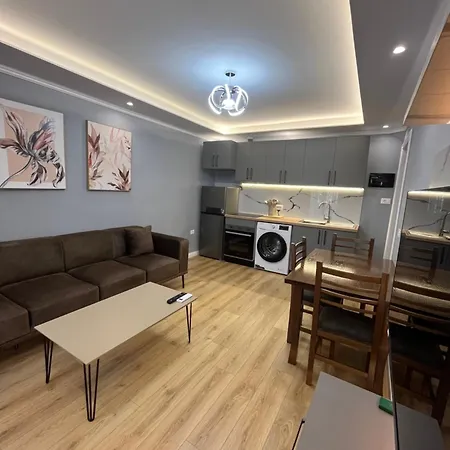 Ela Apartment *